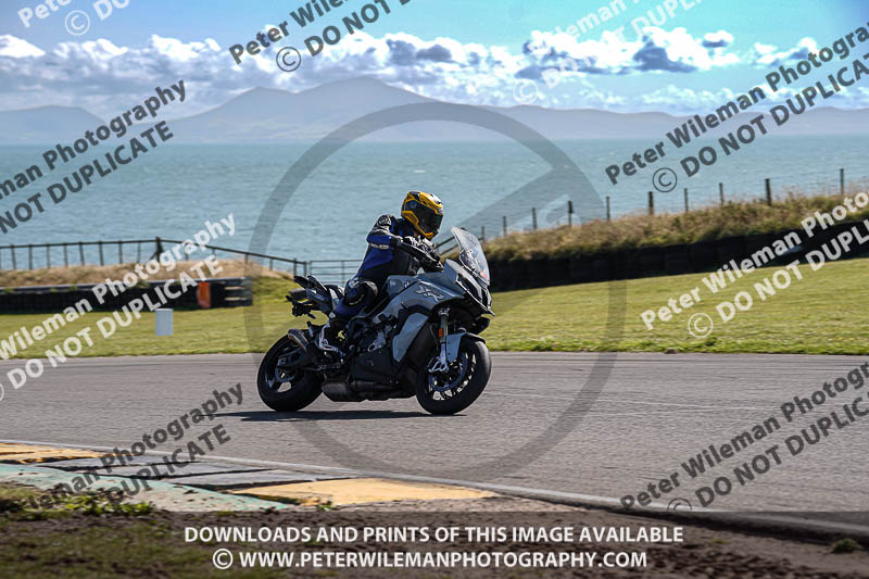 anglesey no limits trackday;anglesey photographs;anglesey trackday photographs;enduro digital images;event digital images;eventdigitalimages;no limits trackdays;peter wileman photography;racing digital images;trac mon;trackday digital images;trackday photos;ty croes